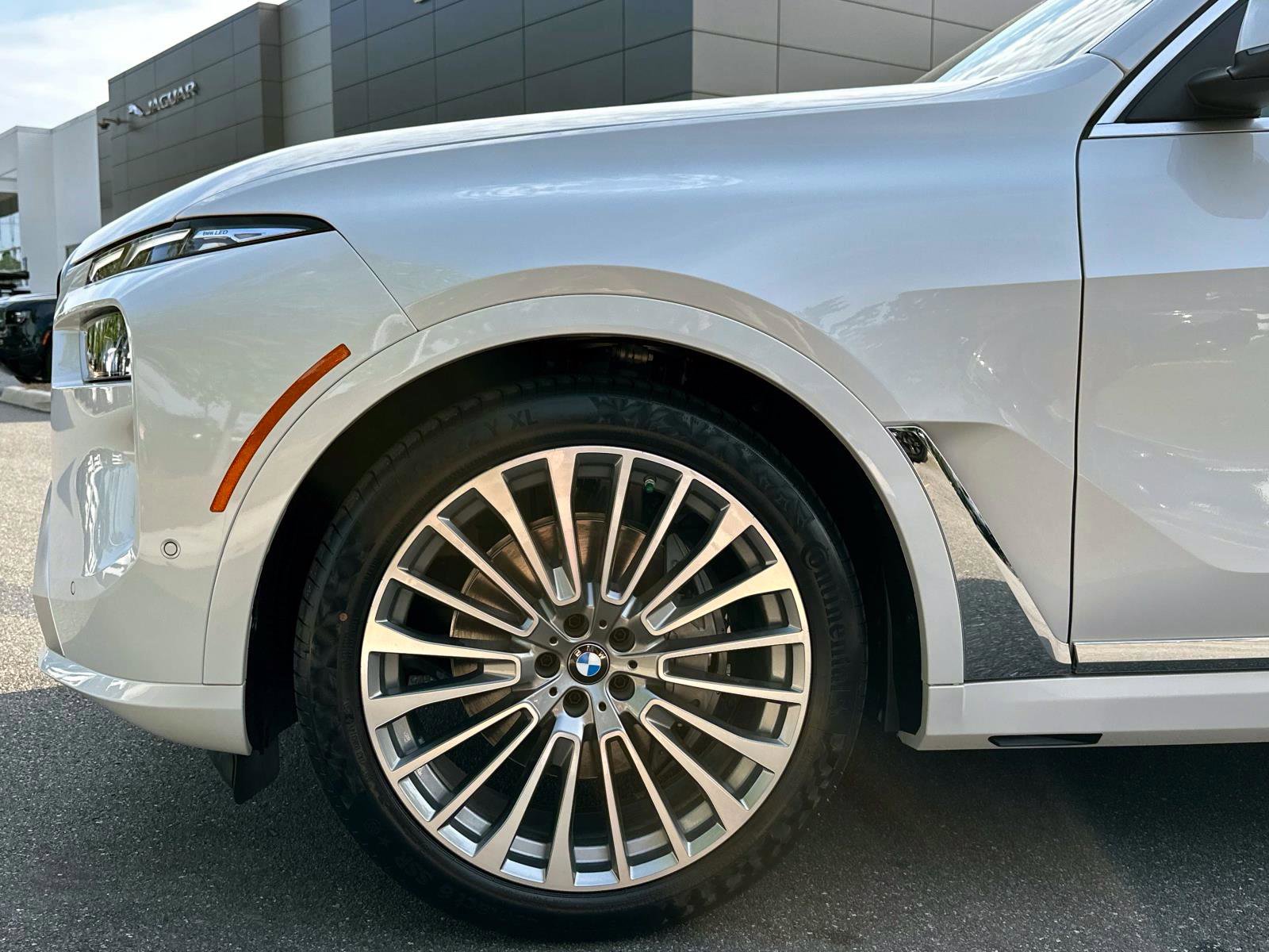 New 2026 BMW X7 xDrive40i w/ Premium Package image 10