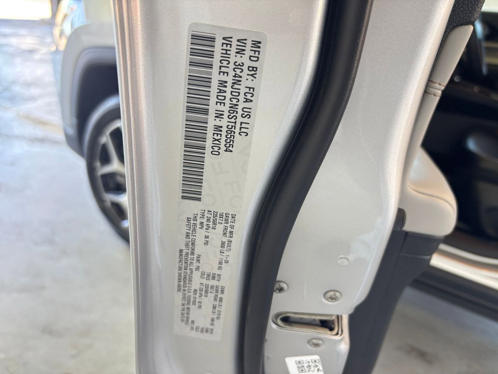 Used 2025 Jeep Compass Limited image 29