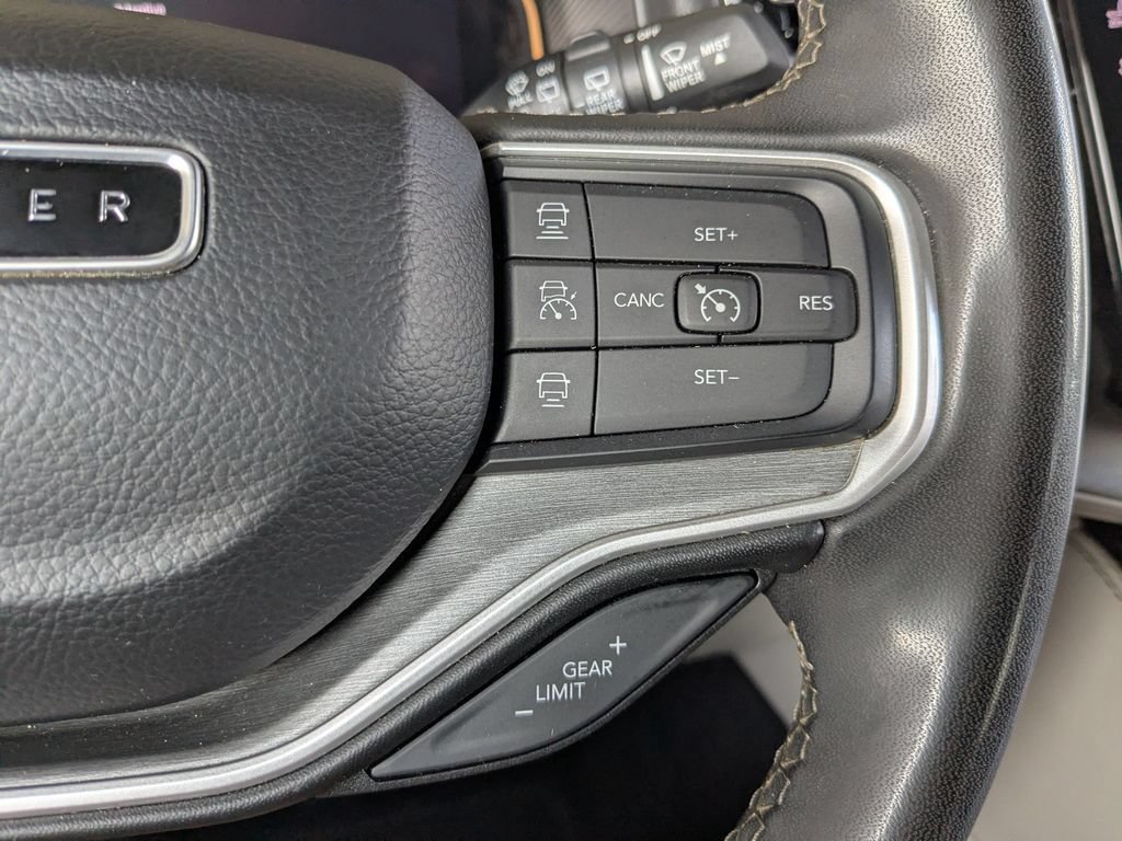 Used 2025 Jeep Wagoneer L 4WD image 20