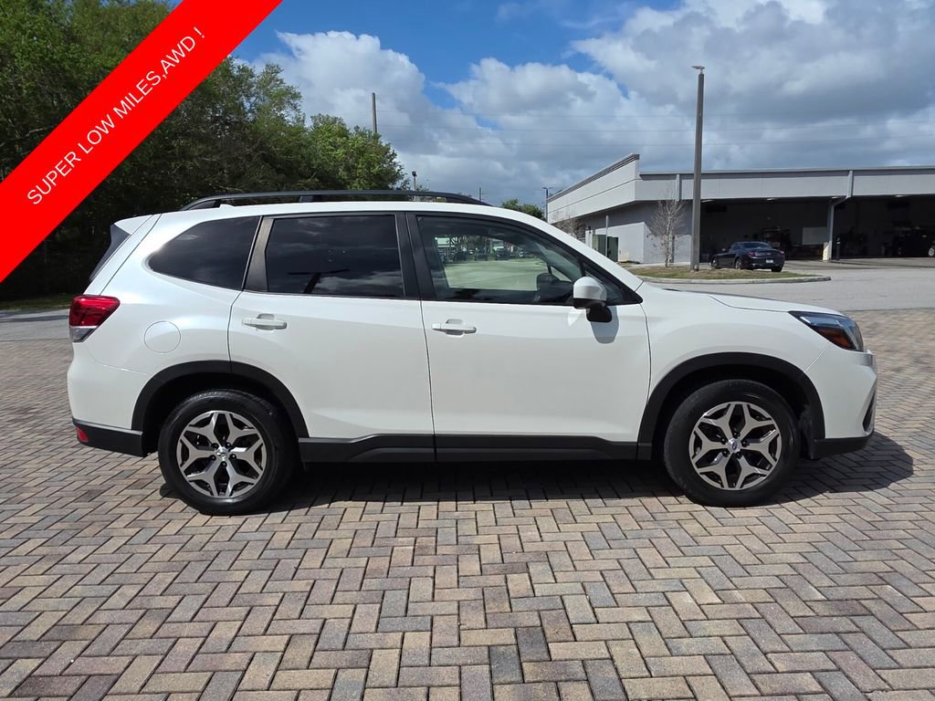 Used 2021 Subaru Forester Premium image 12