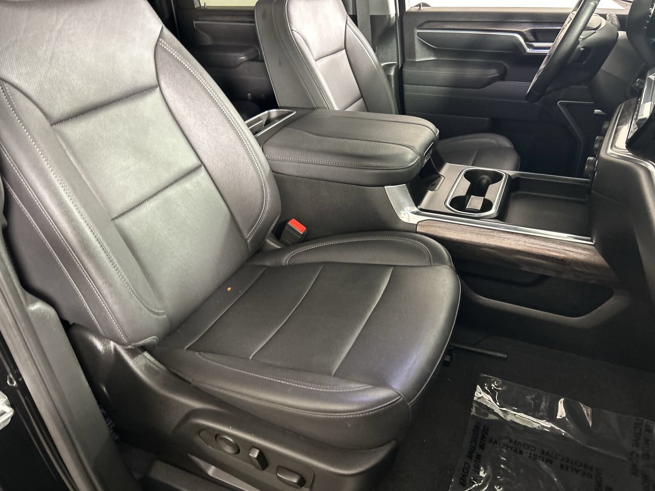 Used 2025 Chevrolet Silverado 3500 LTZ w/ LTZ Convenience Package AWD/4WD image 26