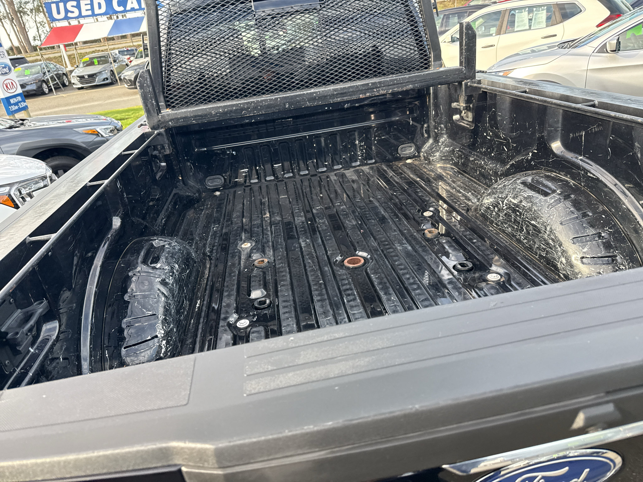Used 2020 Ford F350 Lariat AWD/4WD image 8
