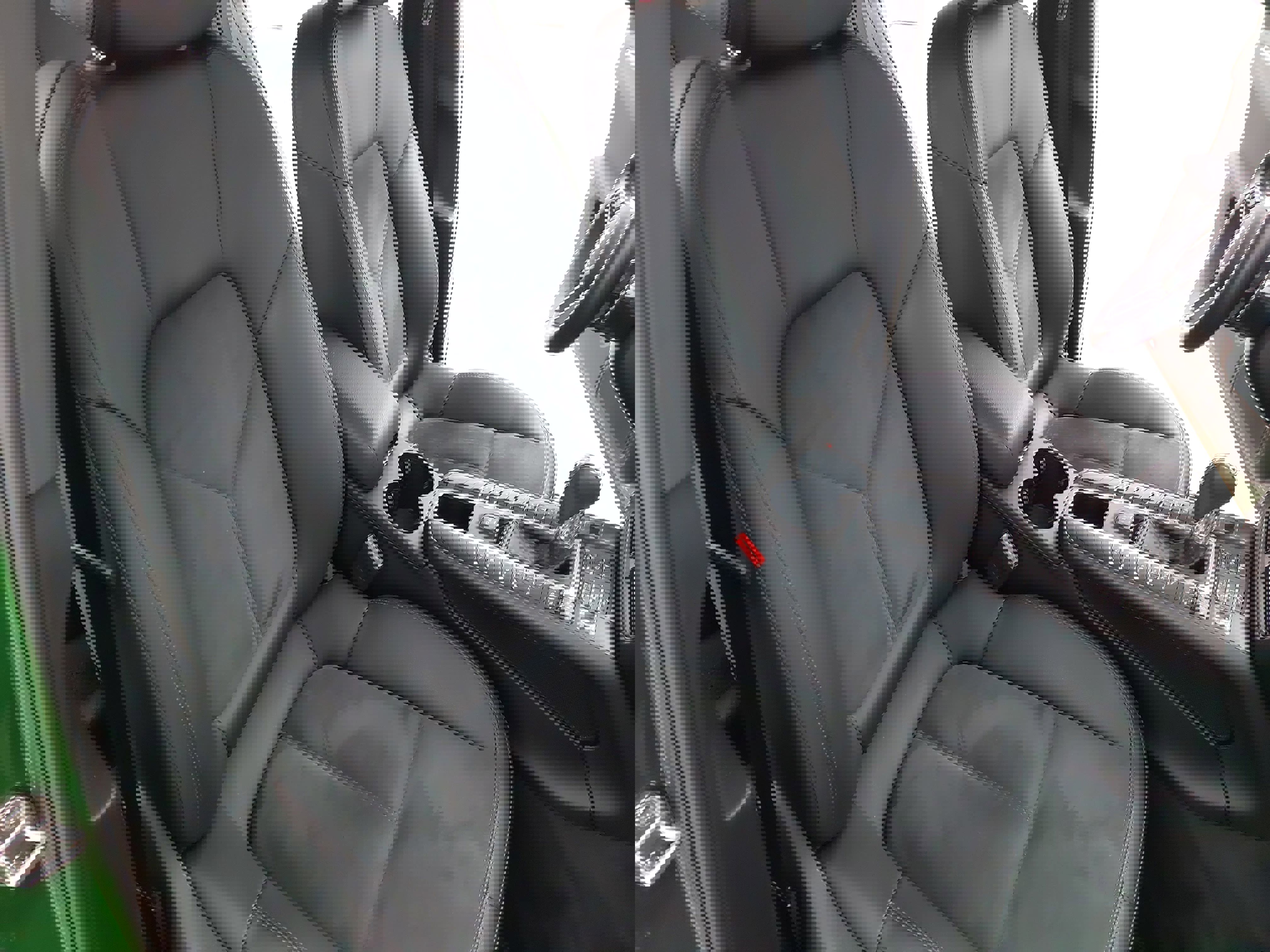 Certified 2021 Porsche Macan S image 12