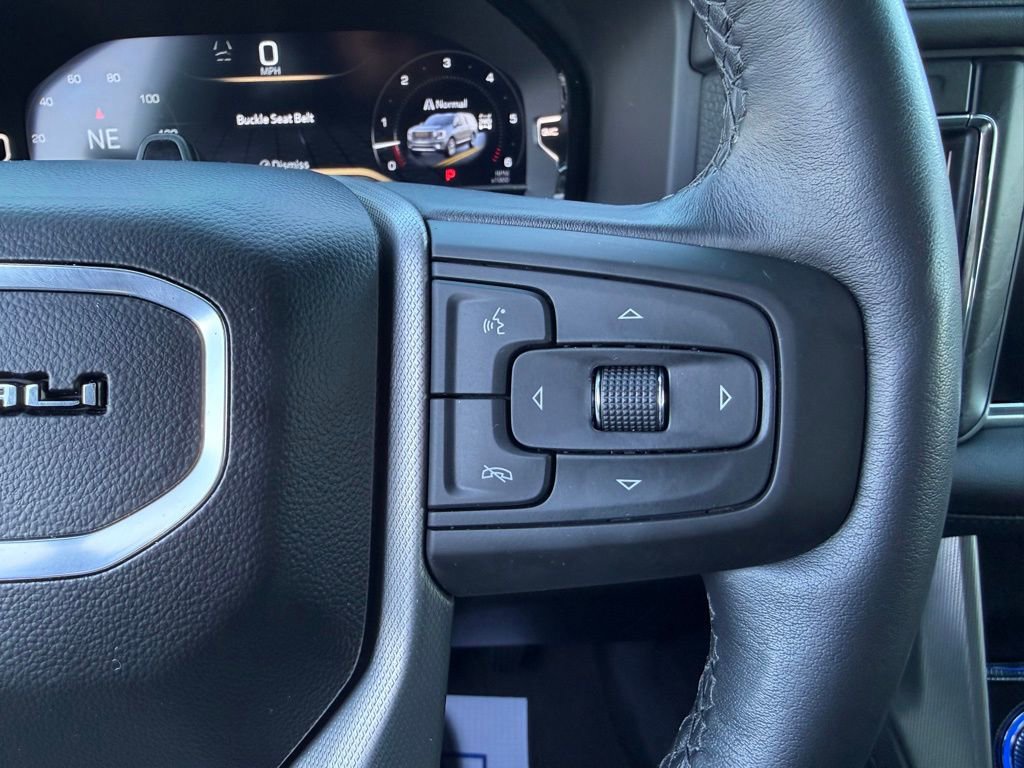 Used 2024 GMC Yukon XL Denali w/ Advanced Technology Package image 20