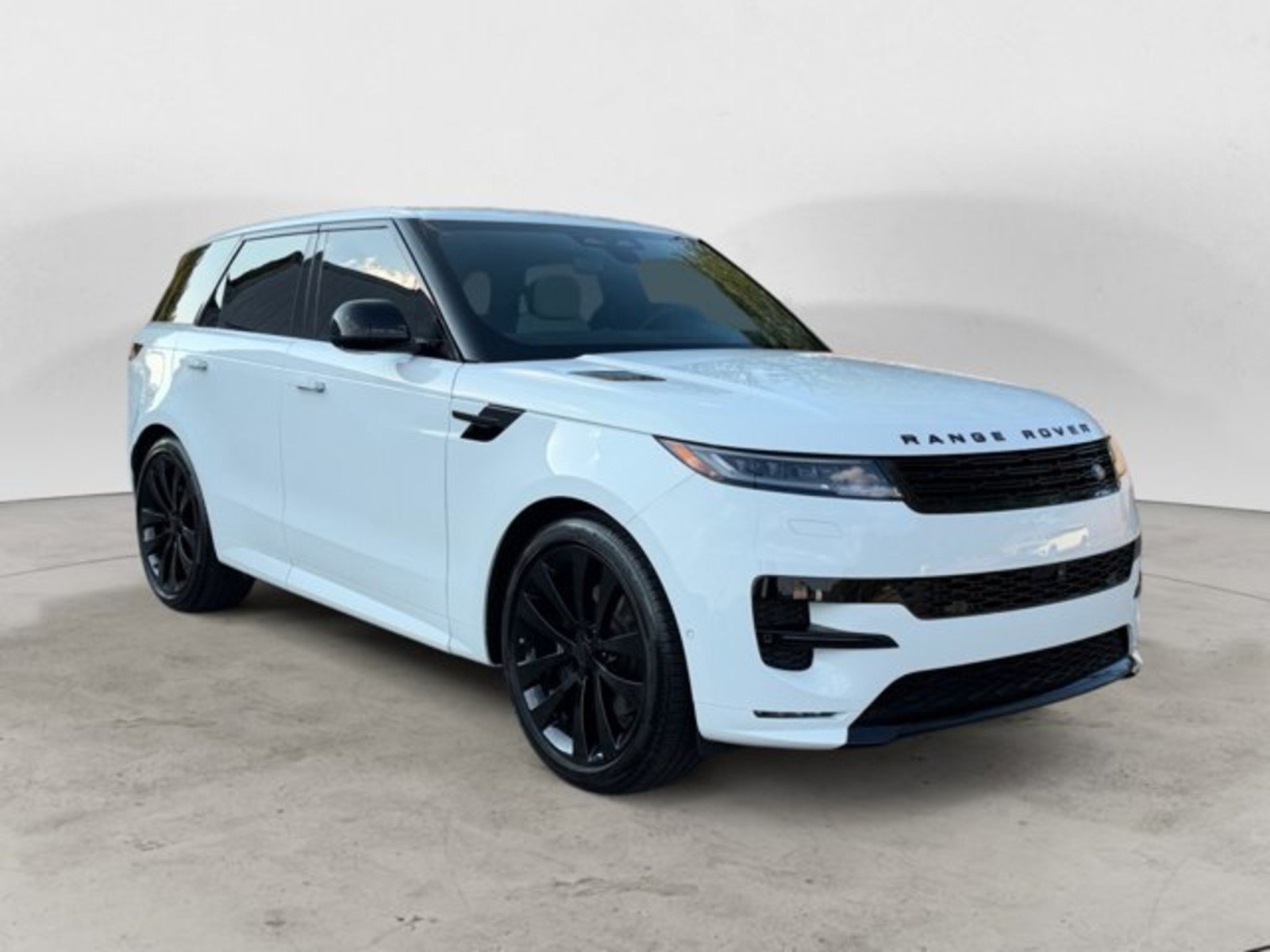 Certified 2026 Land Rover Range Rover Sport Dynamic SE AWD/4WD image 2