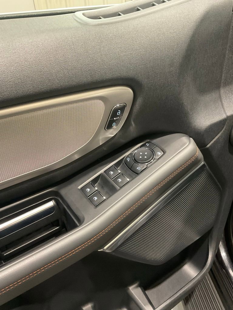 Used 2025 Ford Expedition Max Active AWD/4WD image 7