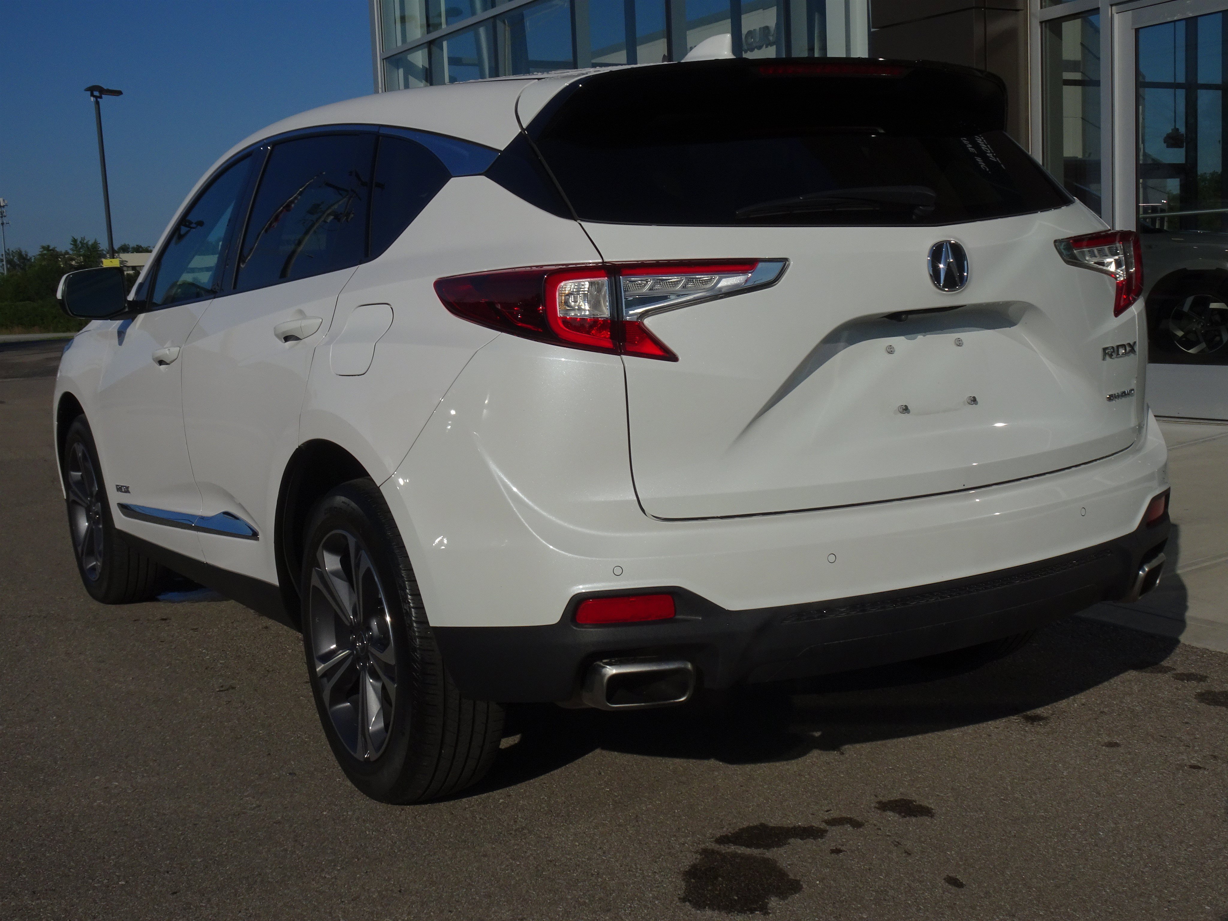 Used 2024 Acura RDX w/ Advance Package AWD/4WD image 3