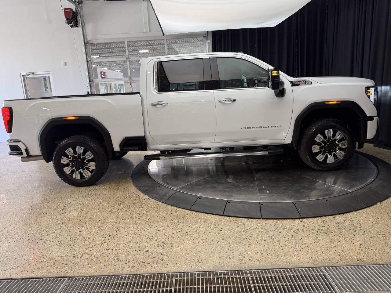 Used 2026 GMC Sierra 2500 Denali w/ Denali Reserve Package AWD/4WD image 10