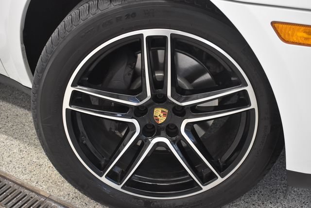 Used 2020 Porsche Macan AWD/4WD image 29