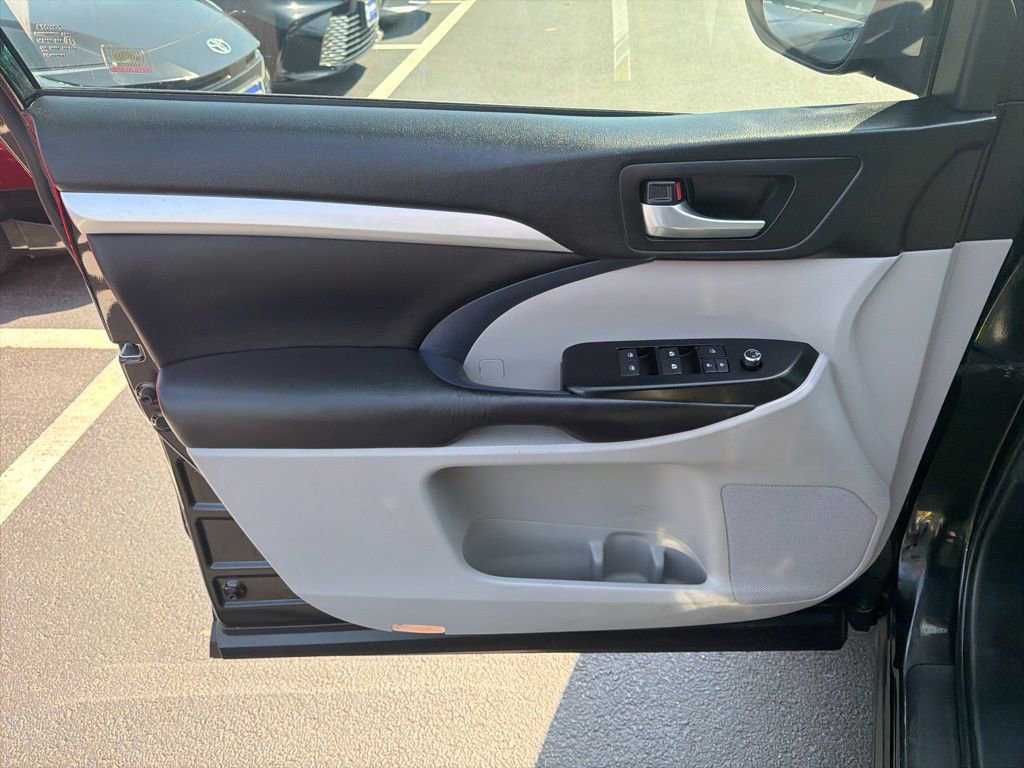 Certified 2018 Toyota Highlander XLE image 21