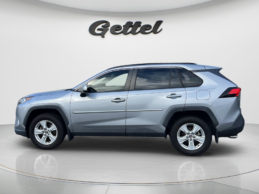 Used 2019 Toyota RAV4 XLE w/ Convenience Package FWD image 8