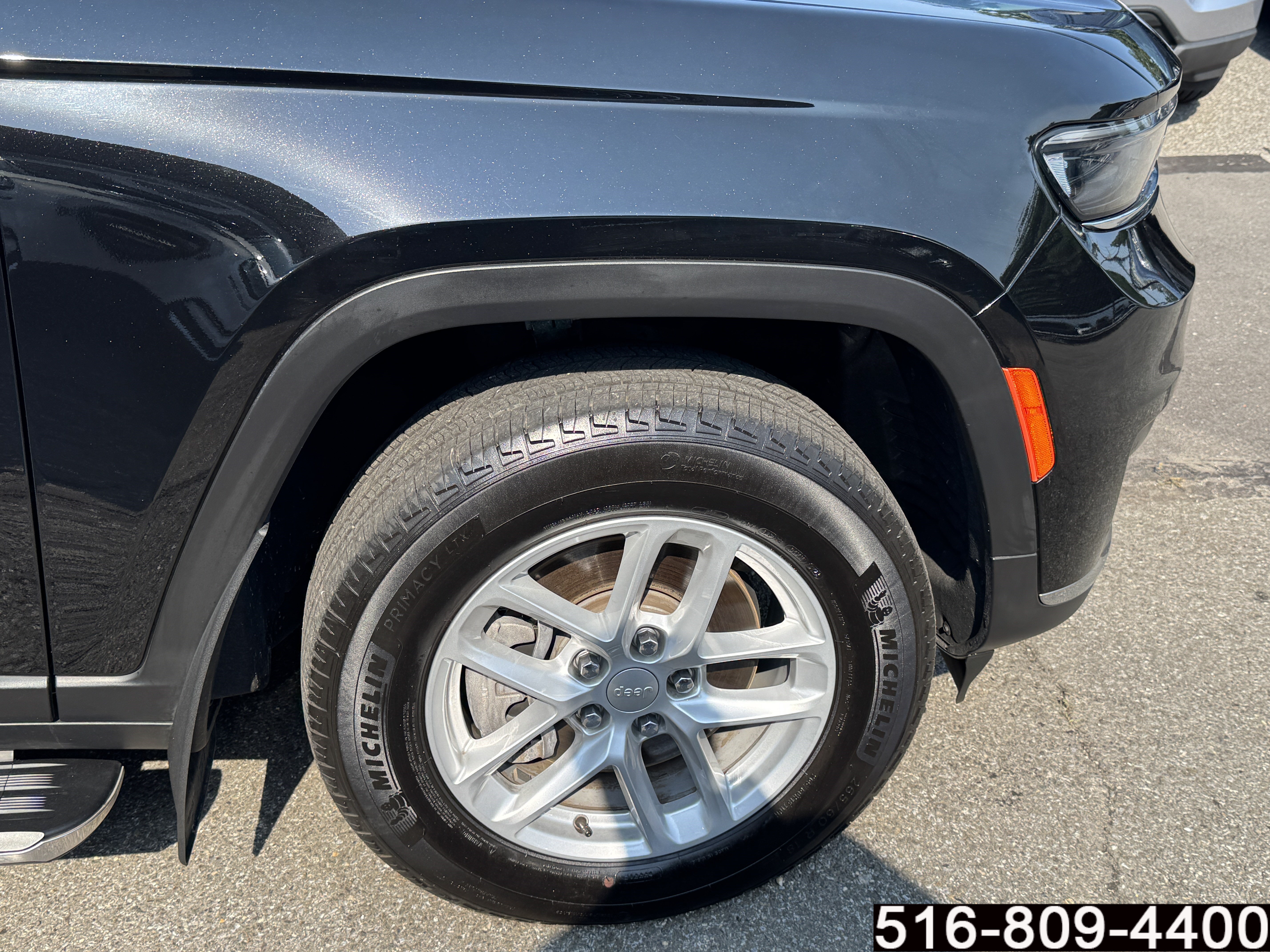 Used 2024 Jeep Grand Cherokee L Laredo AWD/4WD image 9