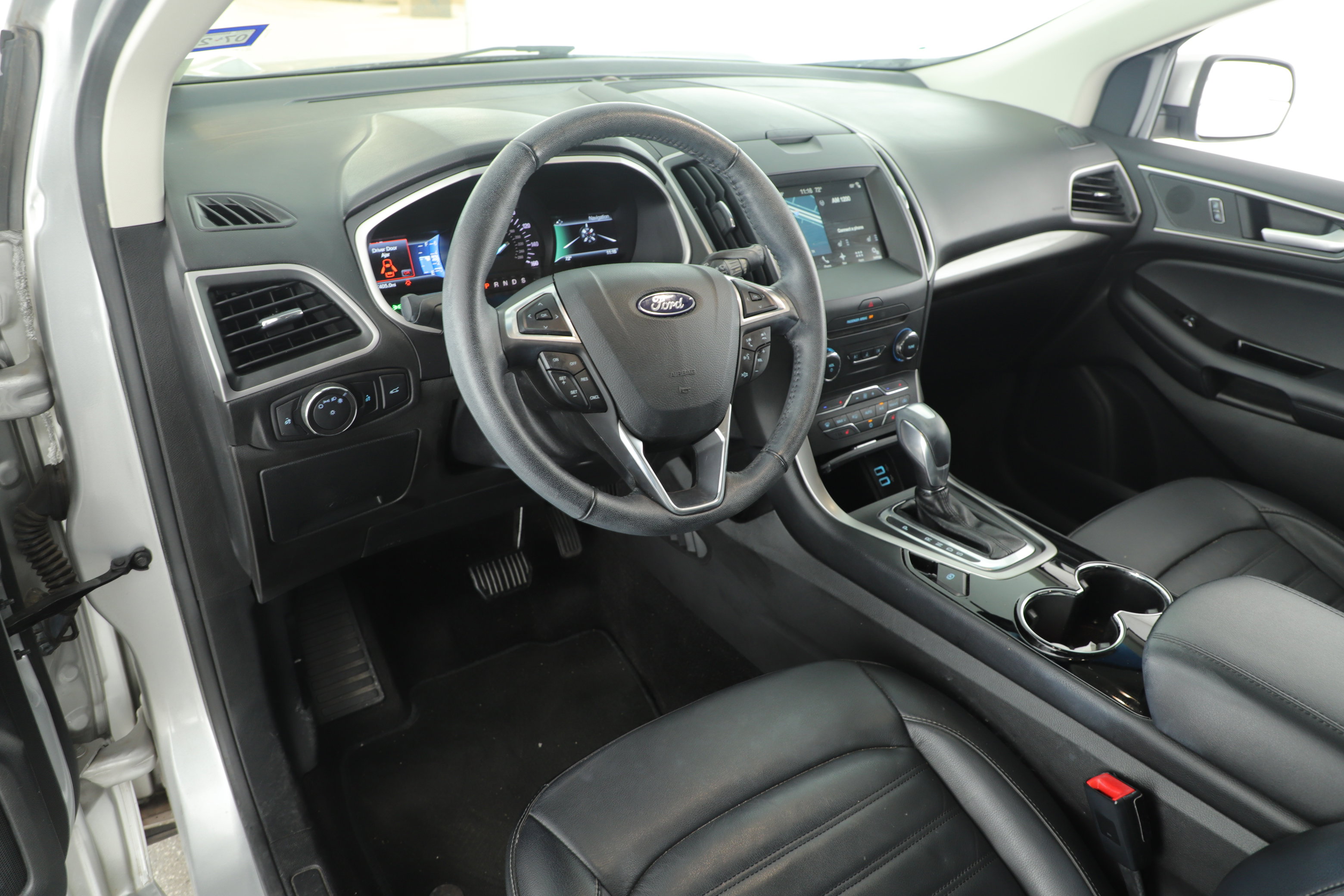 Used 2018 Ford Edge SEL w/ Equipment Group 201A image 6