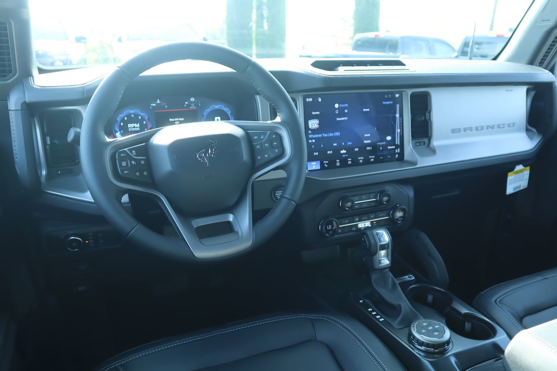 New 2026 Ford Bronco Outer Banks w/ Sasquatch Package AWD/4WD image 2