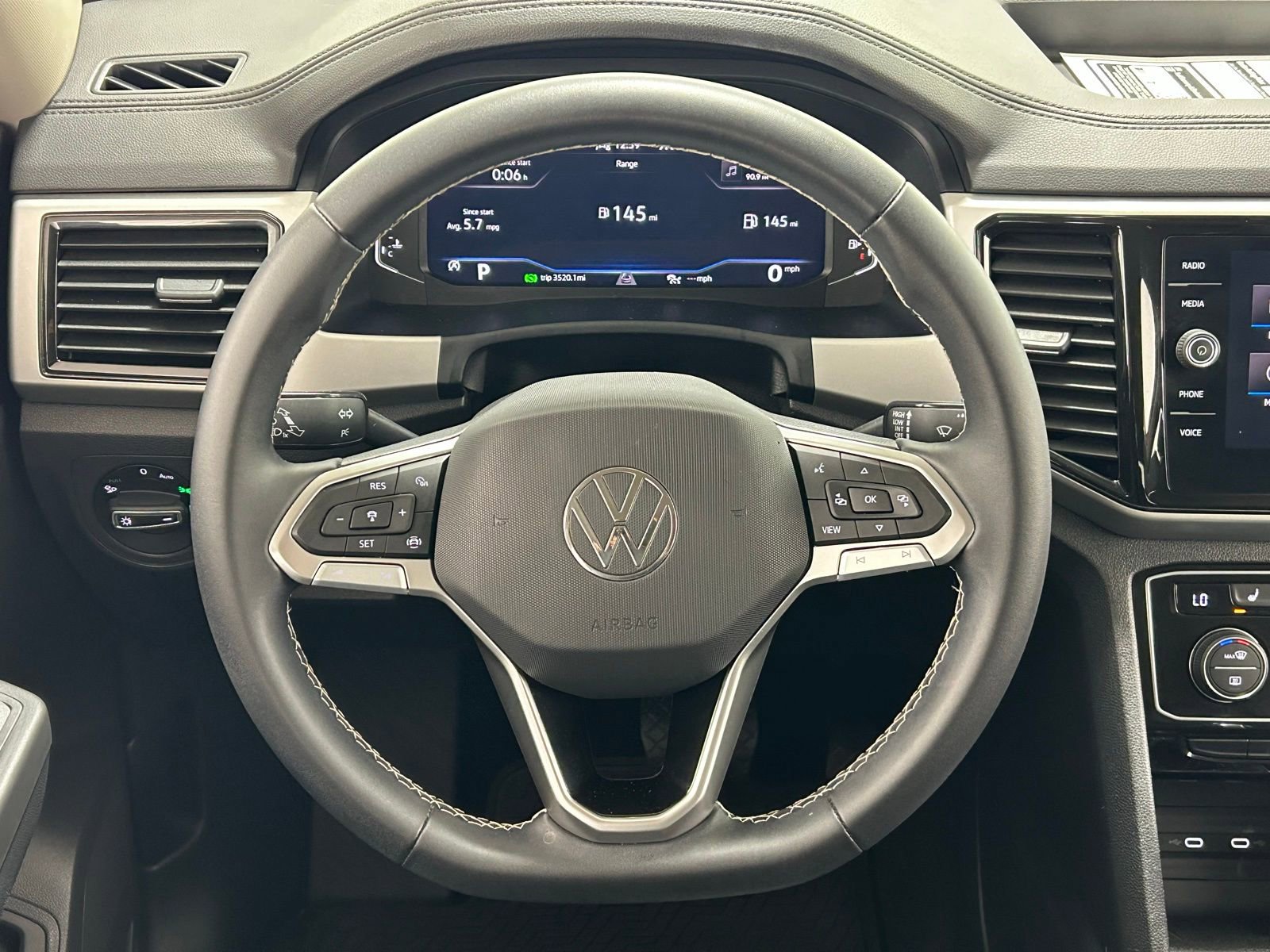 Used 2023 Volkswagen Atlas SE image 12