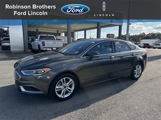 Used 2018 Ford Fusion SE image 1