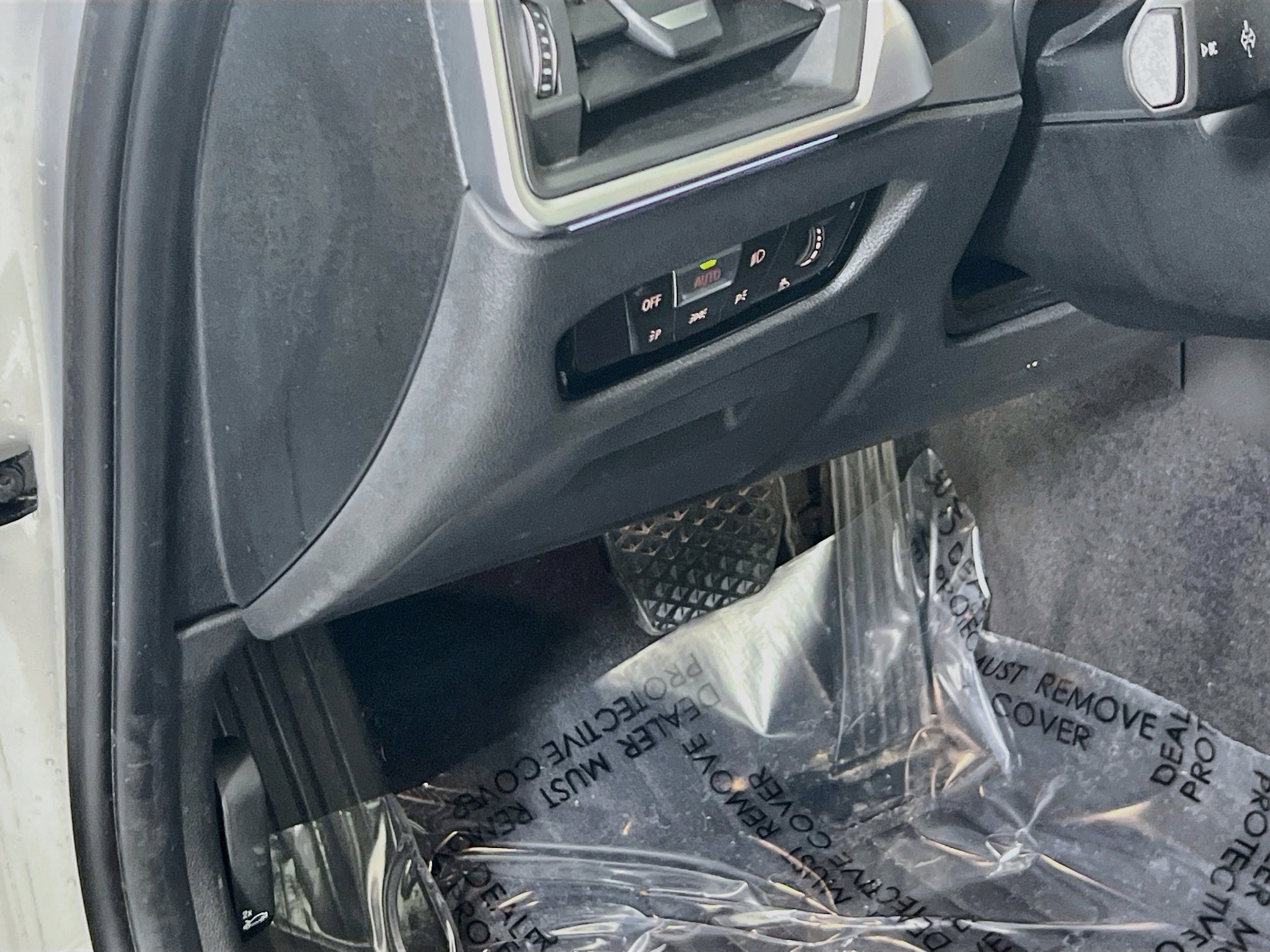 Used 2019 BMW 330i xDrive Sedan w/ Premium Package image 10