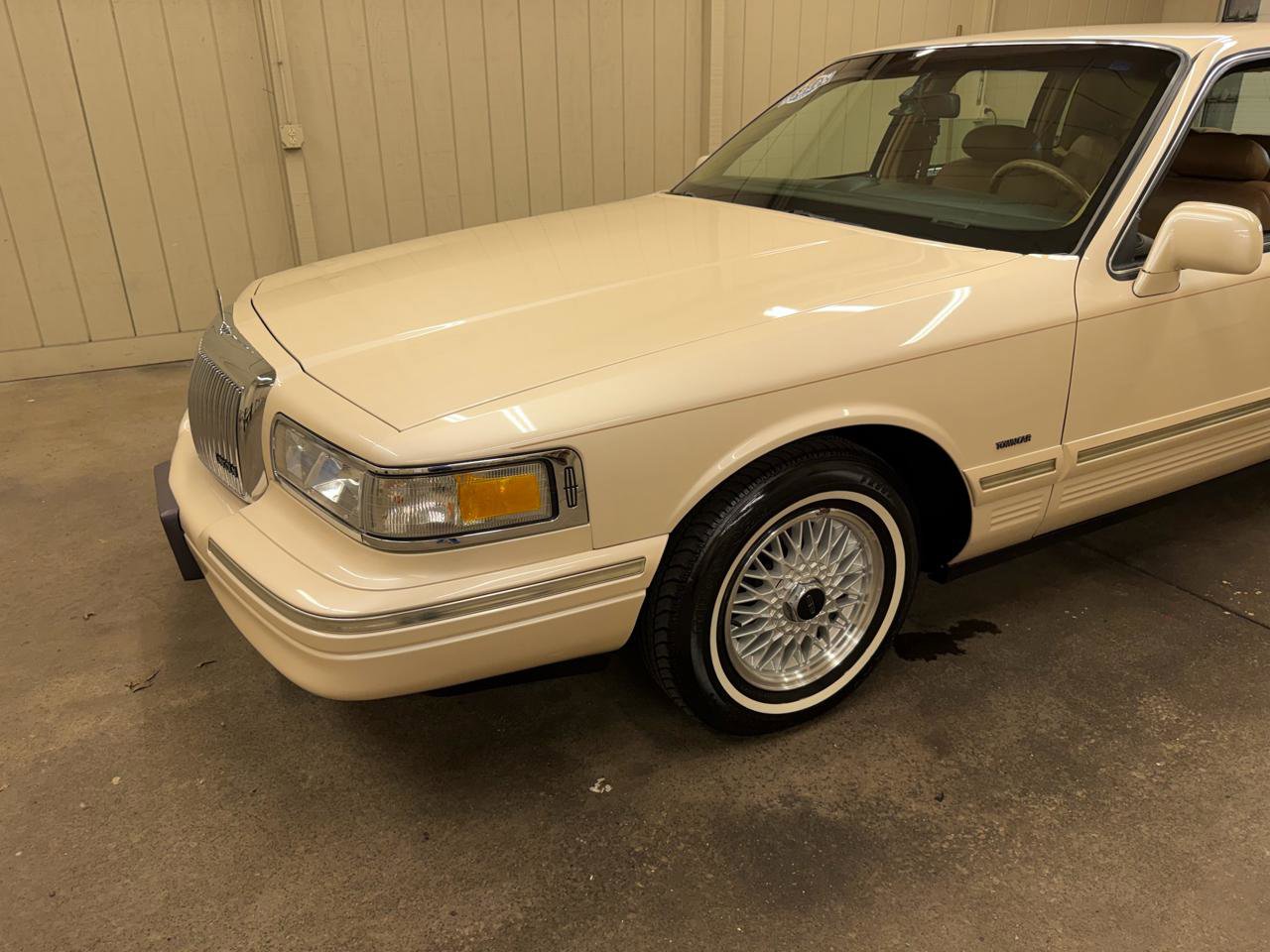 Used 1996 Lincoln Town Car Signature image 21