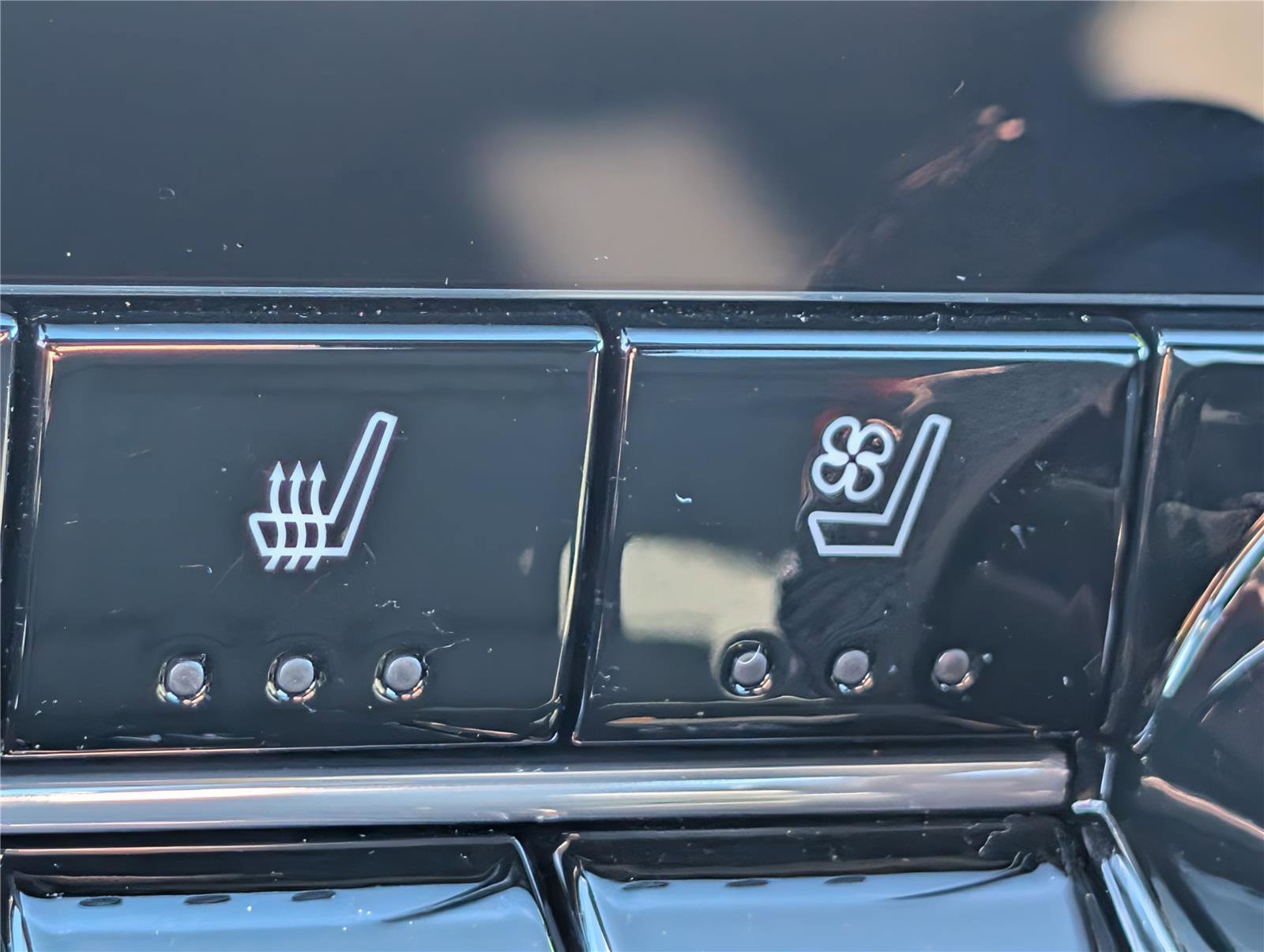 Used 2025 Chevrolet Colorado Z71 w/ Midnight Edition image 27