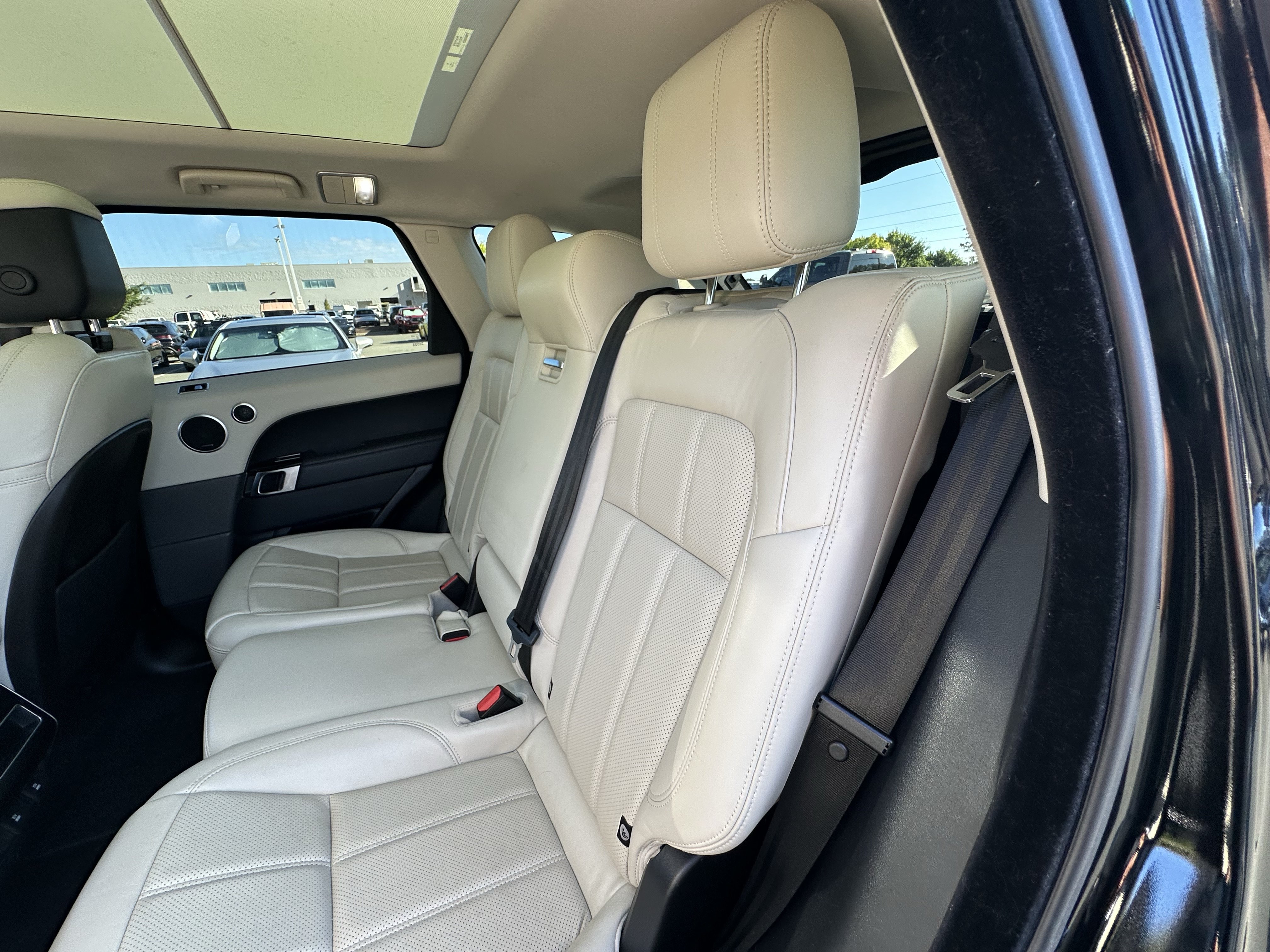 Used 2020 Land Rover Range Rover Sport HSE AWD/4WD image 32