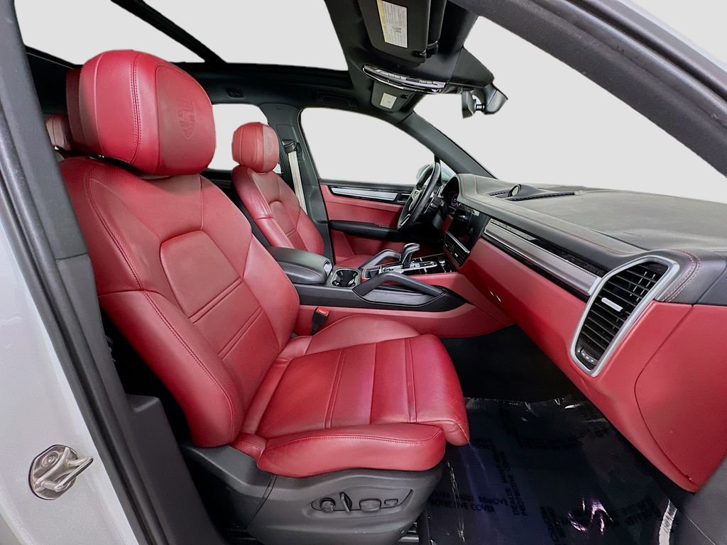 Certified 2023 Porsche Cayenne Platinum Edition AWD/4WD image 31
