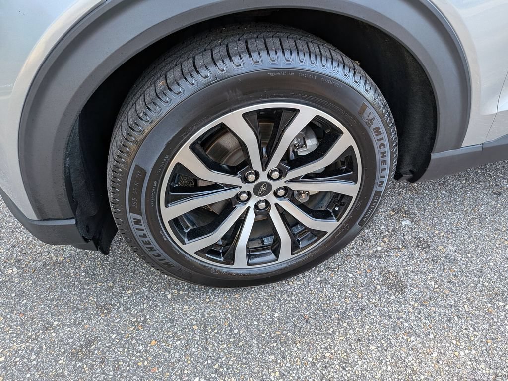 Used 2022 Ford Explorer ST-Line RWD image 12