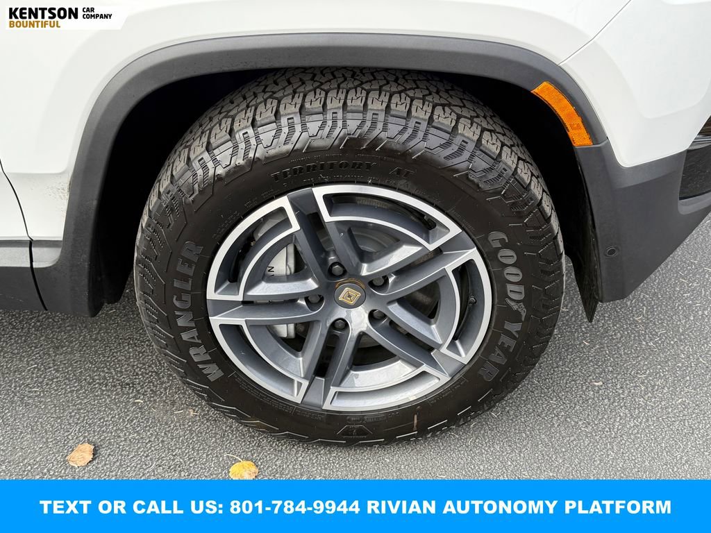 Used 2025 Rivian R1T Adventure image 17