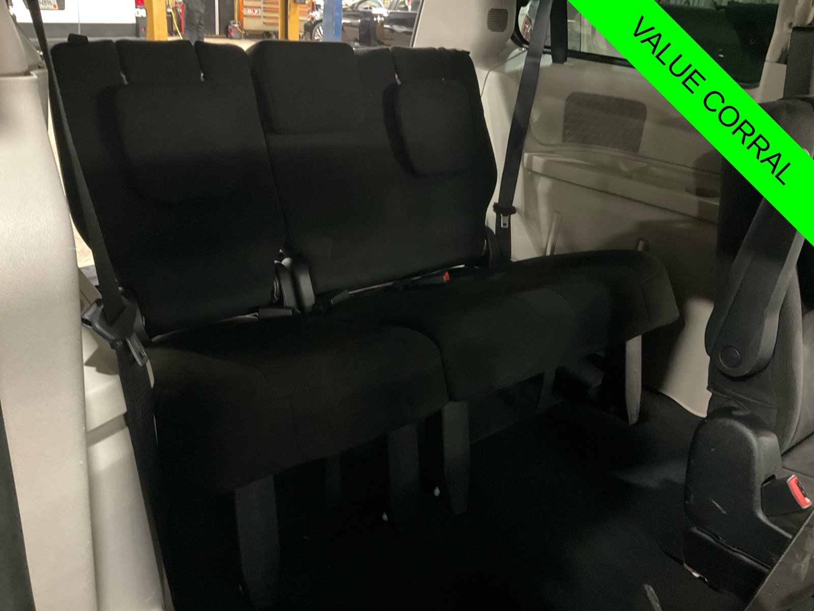 Used 2011 Dodge Grand Caravan Express FWD image 19