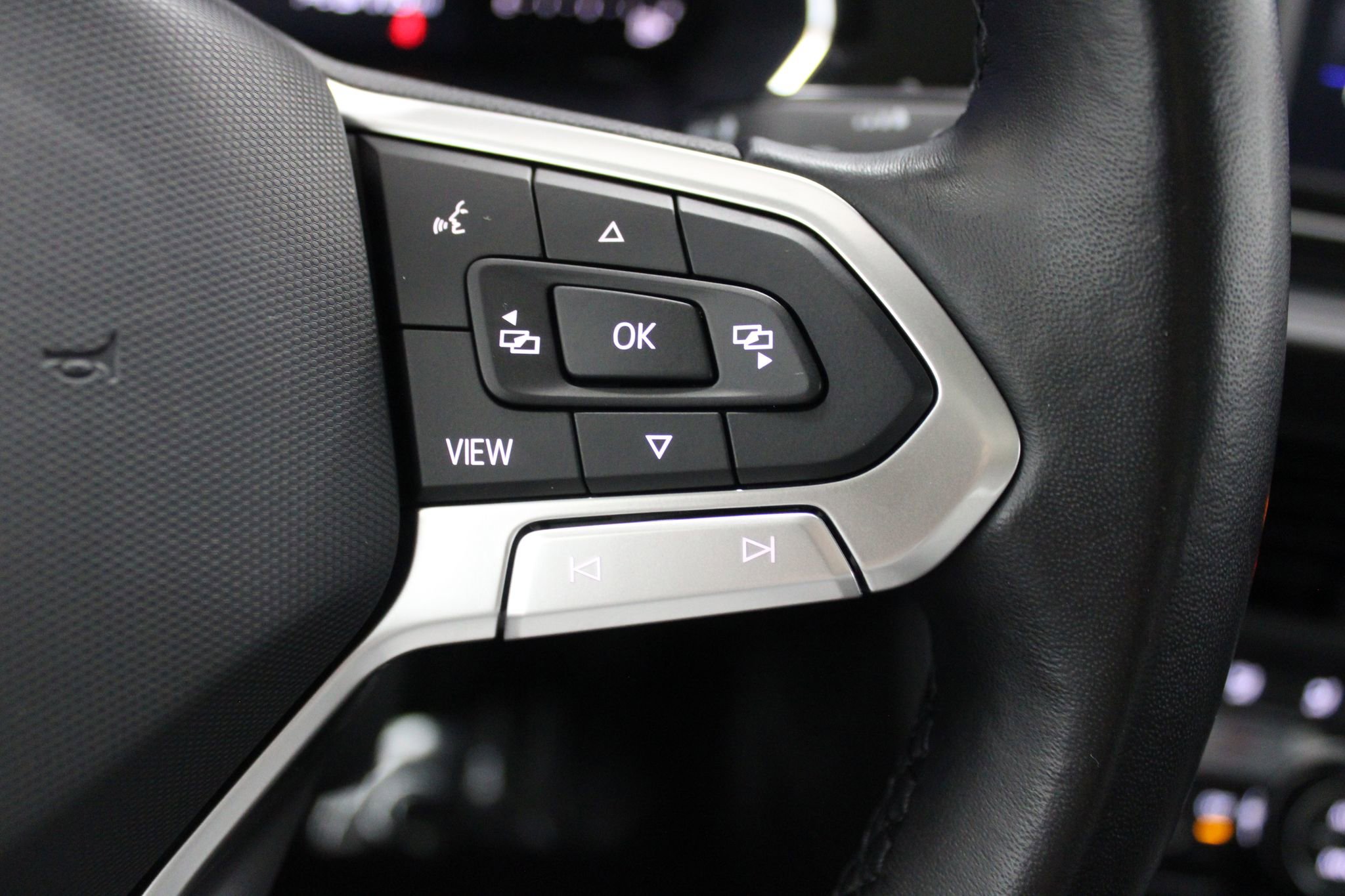 Used 2023 Volkswagen Jetta SE image 35