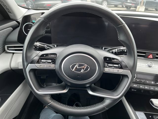 Certified 2022 Hyundai Elantra Limited image 14