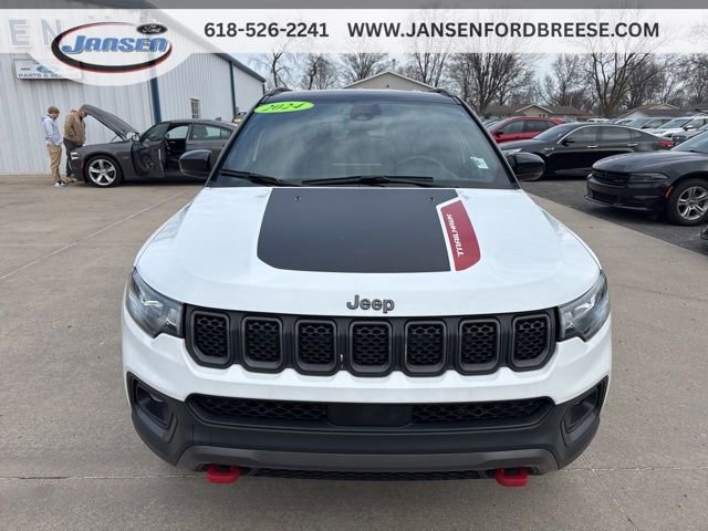 Used 2024 Jeep Compass Trailhawk image 2