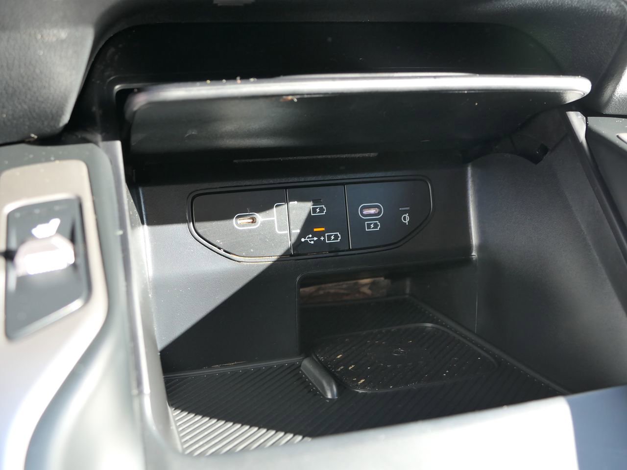 Used 2025 Kia Sorento EX w/ EX Panoramic Sunroof Package image 20