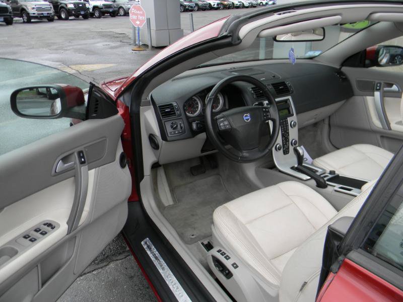 Used 2012 Volvo C70 T5 w/ Climate Pkg FWD image 17