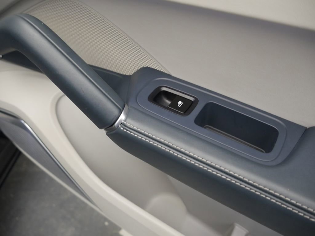 Certified 2023 Porsche Cayenne GTS AWD/4WD image 30