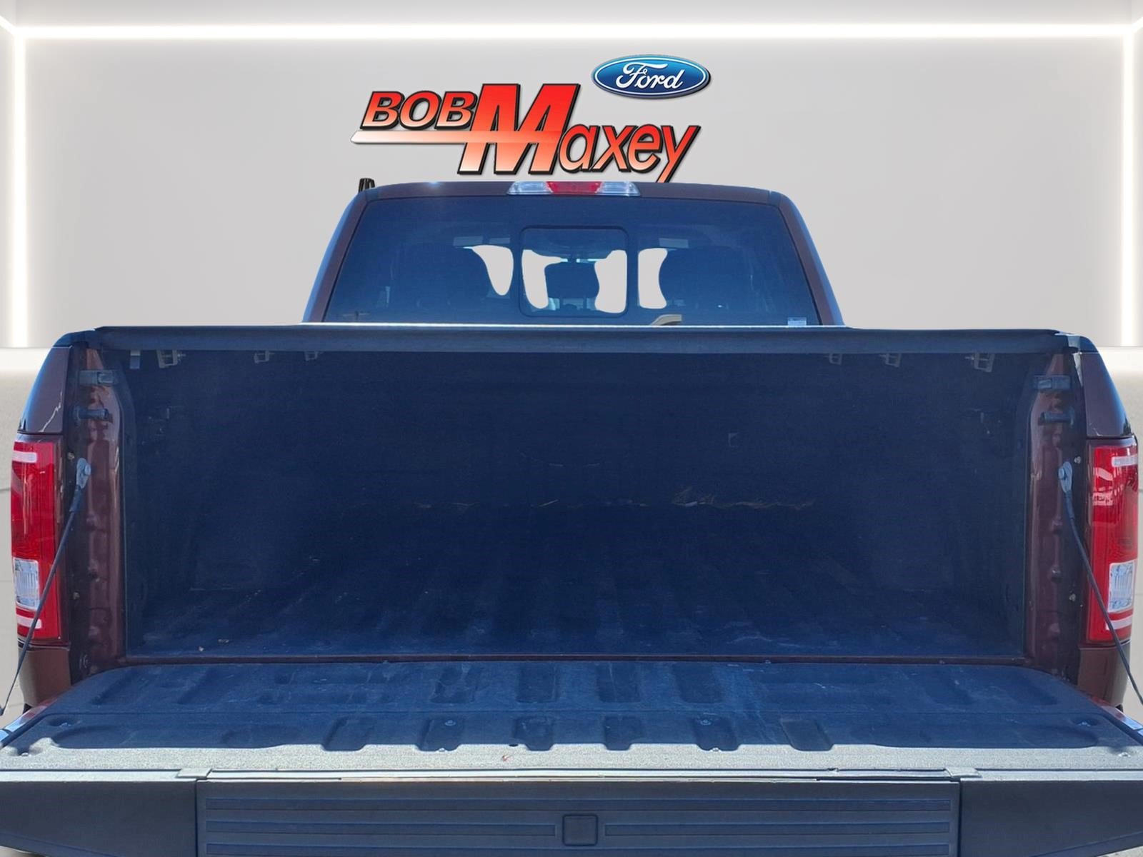 Used 2017 Ford F150 XLT w/ Equipment Group 302A Luxury AWD/4WD image 9