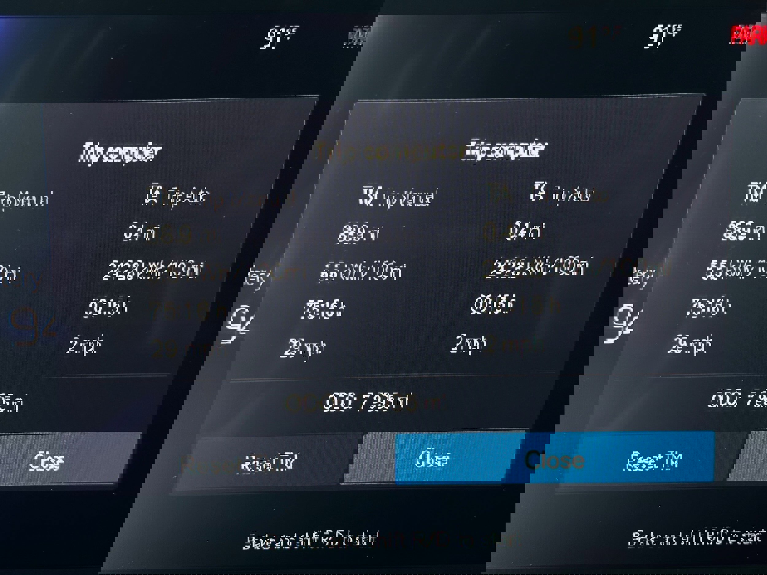 Used 2025 Volvo EX40 Core image 21