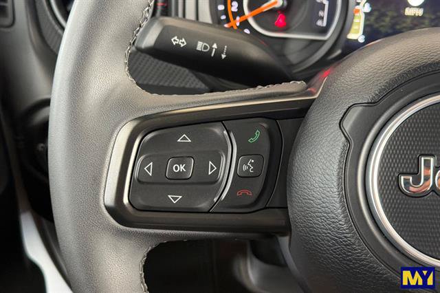 Used 2025 Jeep Wrangler Unlimited Rubicon w/ Convenience Group AWD/4WD image 28