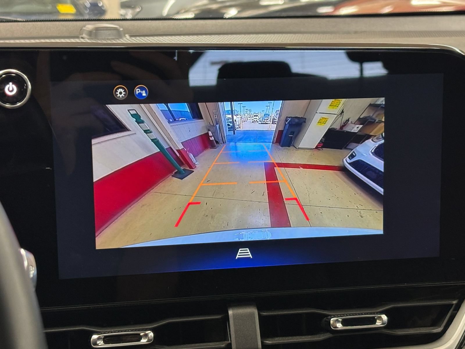 Used 2025 Chevrolet Equinox LT FWD image 24