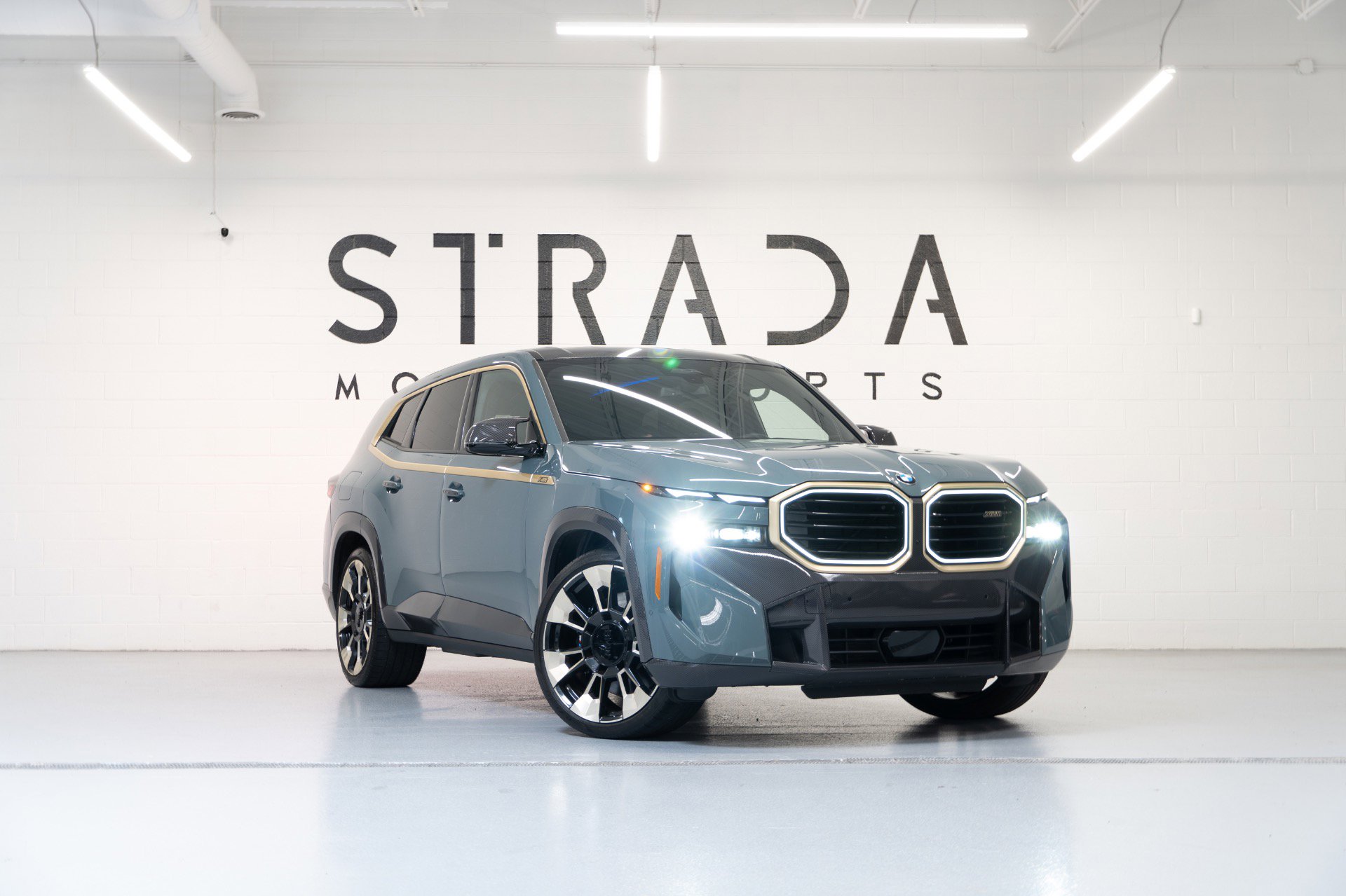Used 2023 BMW XM image 3