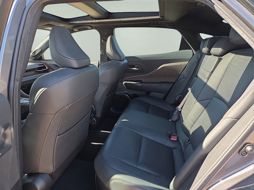 Used 2023 Toyota Crown Limited image 19