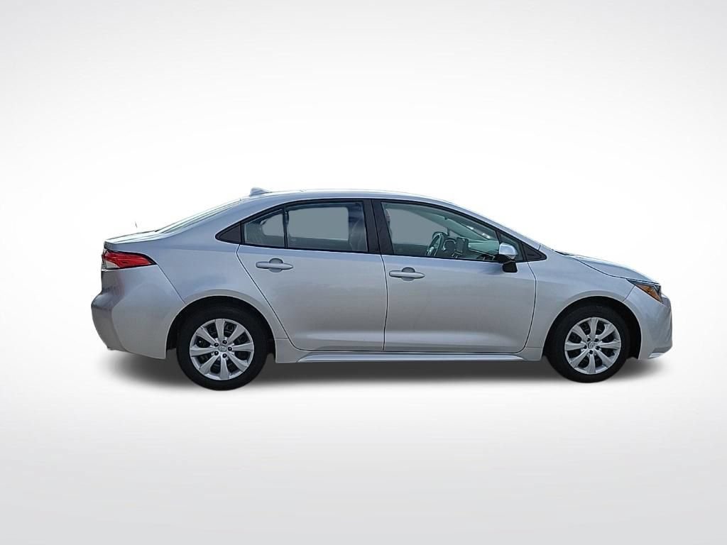 Used 2022 Toyota Corolla LE FWD image 6