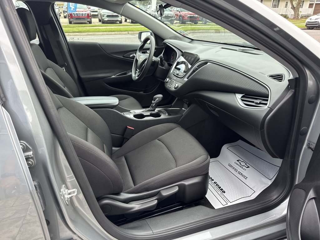 Used 2025 Chevrolet Malibu LT image 15