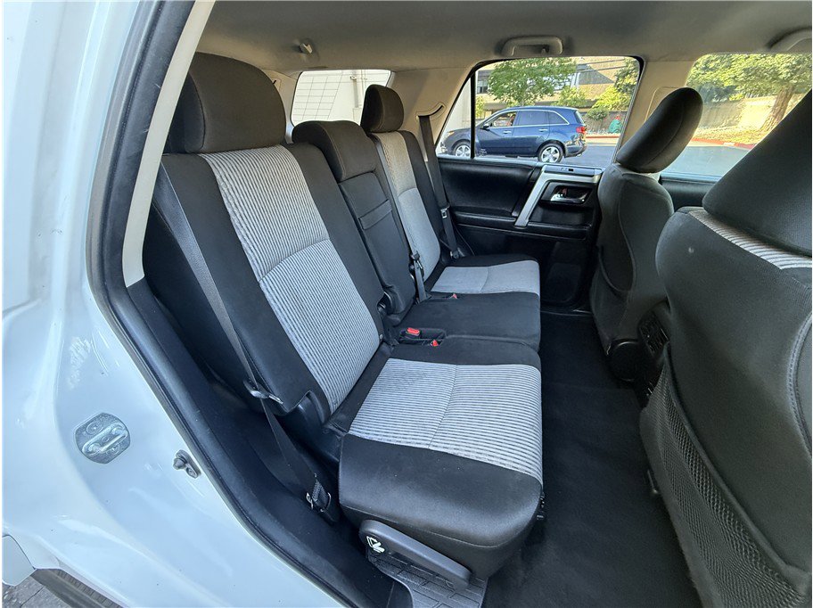 Used 2014 Toyota 4Runner SR5 AWD/4WD image 15