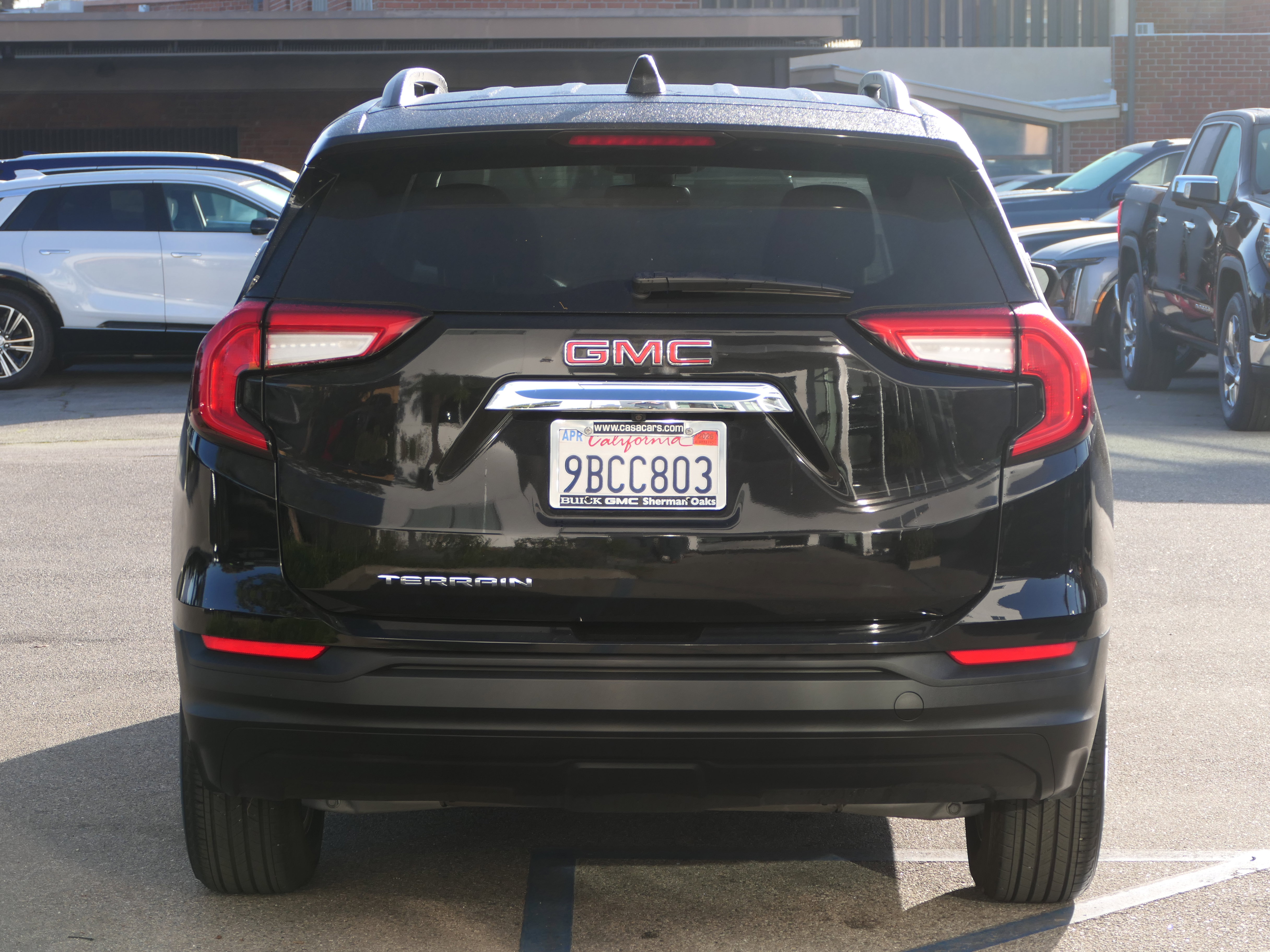 Used 2022 GMC Terrain SLE w/ Driver Convenience Package image 4