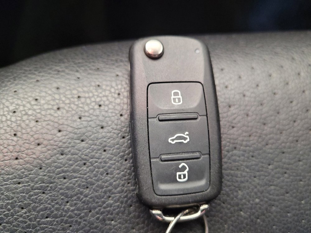 Used 2014 Volkswagen Passat 1.8T Wolfsburg Edition FWD image 32