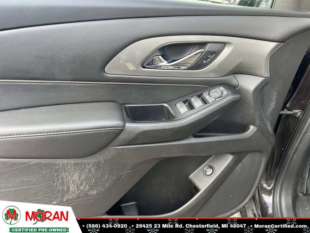 Used 2019 Chevrolet Traverse LT image 16
