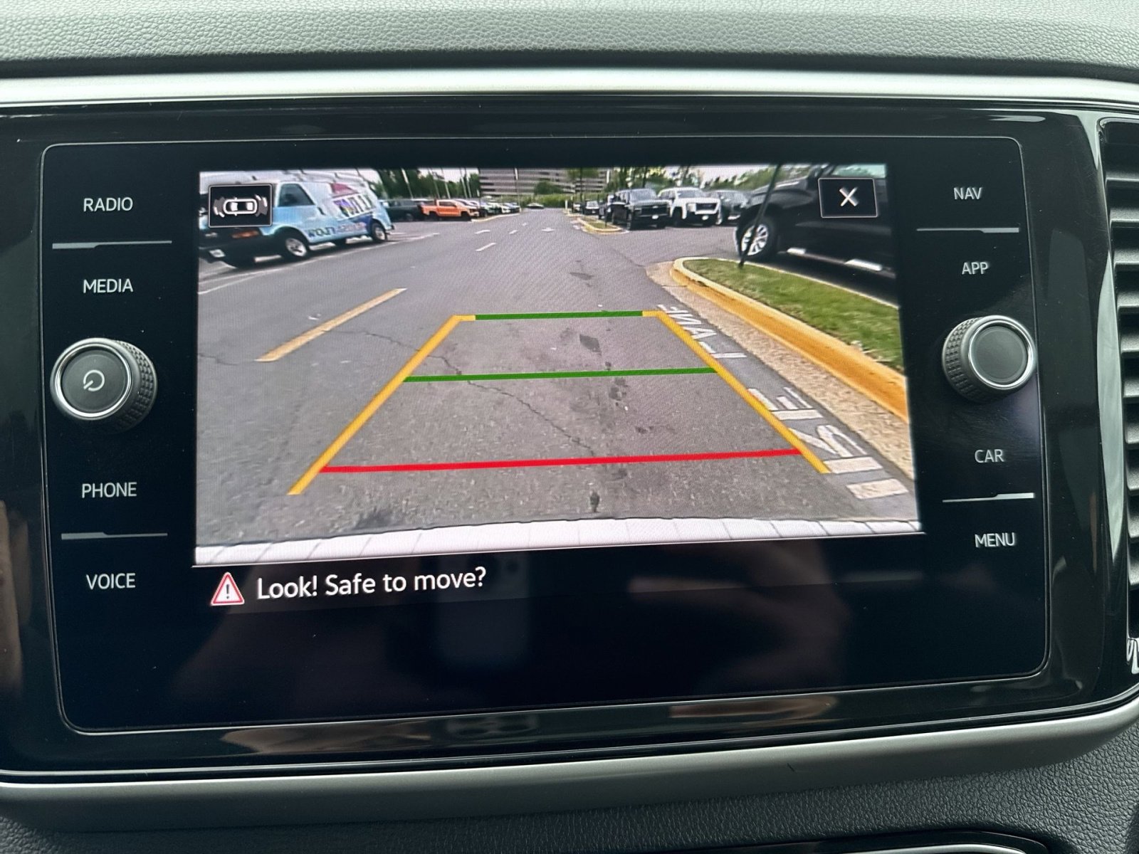 Used 2021 Volkswagen Atlas SEL R-Line AWD/4WD image 19