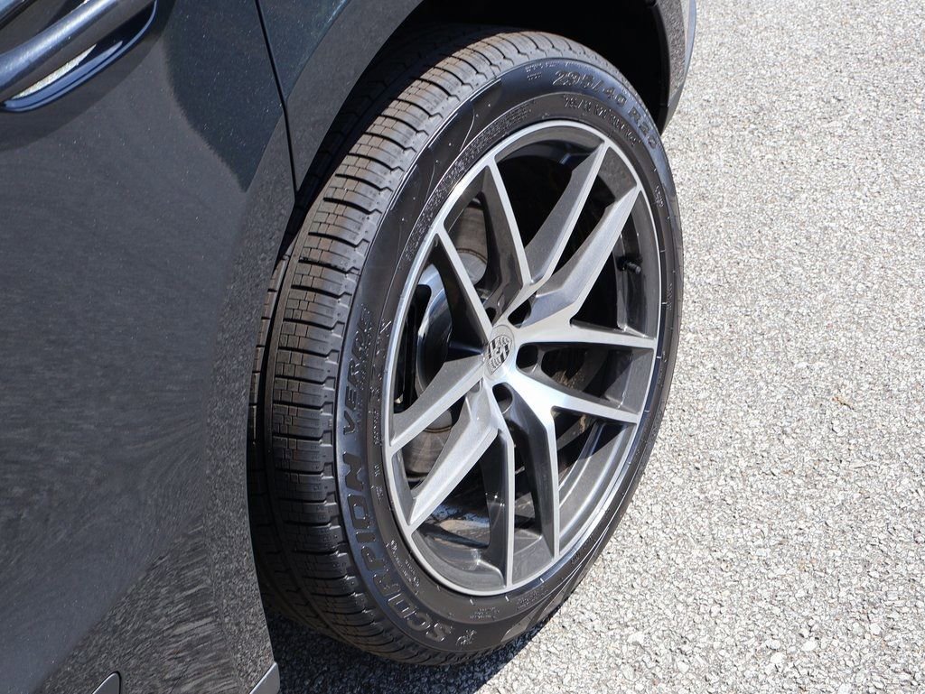 Certified 2025 Porsche Macan image 36