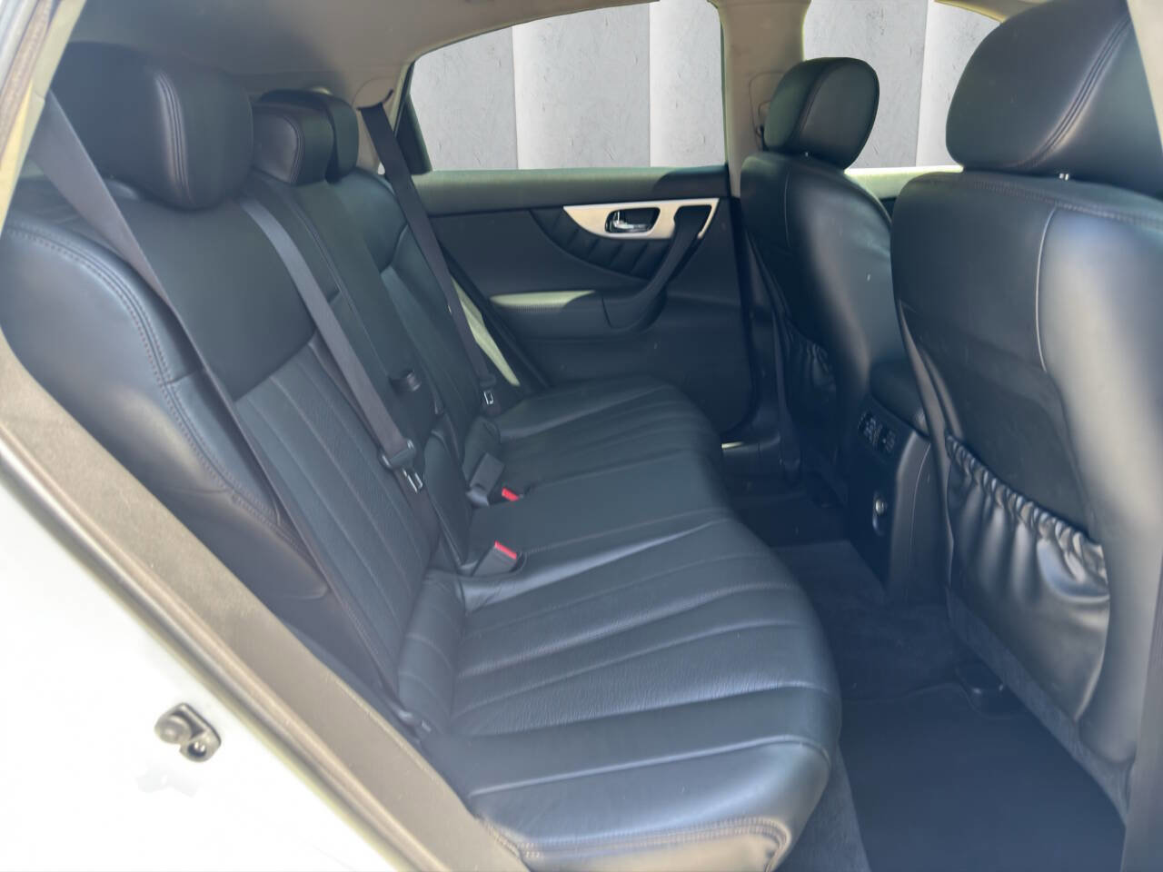 Used 2016 INFINITI QX70 AWD w/ Premium Package image 12