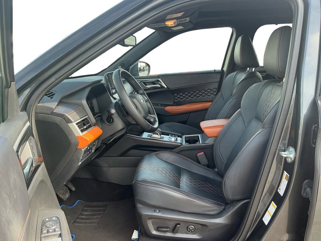 Used 2025 Mitsubishi Outlander SEL AWD/4WD image 14